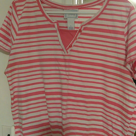 Woman's top - Picture 3 of 5